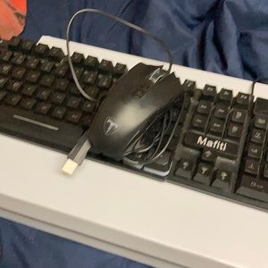 Keyboard and mouse pretty good condition